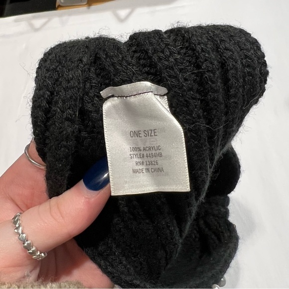 Francescas Black Knit Pearl Head Wrap - Picture 4 of 4